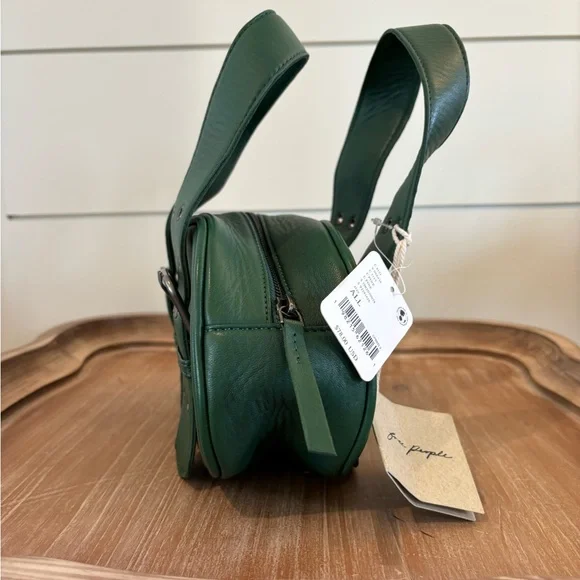 Free People Say Yes Bag in Pine NWT - Picture 5 of 7